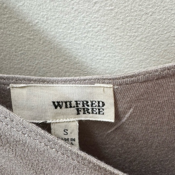Wilfred Free by Aritzia light grey V skinny adjustable strap tank top size:small - Picture 4 of 5